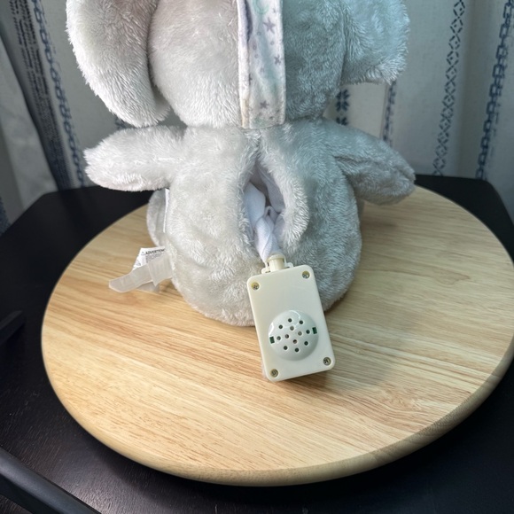 DreamGro Elephant Light & Lullaby Soother, a plush toy to help soothe babies - Picture 12 of 16